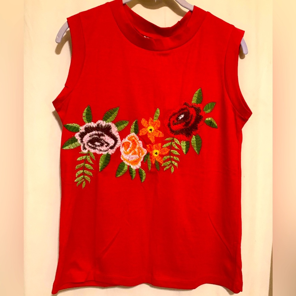 Magazine Sleeveless Shirt